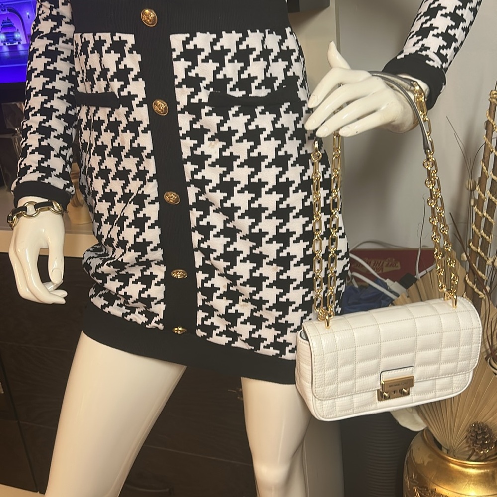 Black and White Houndstooth Dress! Own the room hunny!! - Picture 7 of 7